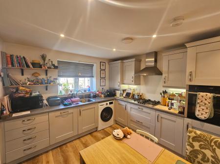 3 bedroom Semi-detached house to let in Dabinett Drive, Sandford, BS25
