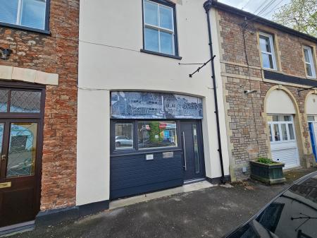 2 bedroom Flat to let in Broad Street, Wrington, BS40