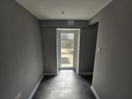 2 bedroom Flat to let in Broad Street, Wrington, BS40