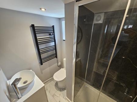 2 bedroom Flat to let in Broad Street, Wrington, BS40