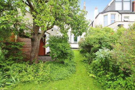 2 bedroom Flat to let in Lilymead Avenue, Knowle, Bristol, BS4