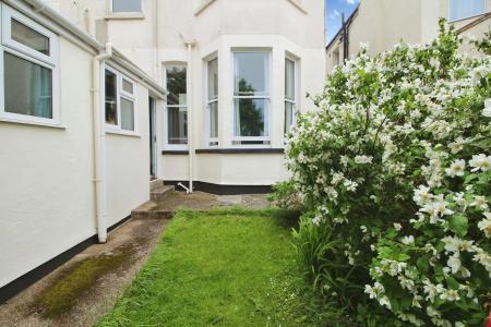2 bedroom Flat to let in Lilymead Avenue, Knowle, Bristol, BS4