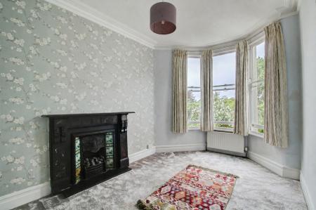 2 bedroom Flat to let in Lilymead Avenue, Knowle, Bristol, BS4