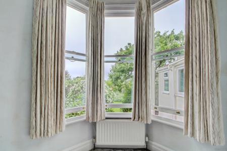 2 bedroom Flat to let in Lilymead Avenue, Knowle, Bristol, BS4
