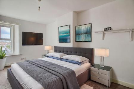 5 bedroom Flat to let in North Street, Southville, Bristol, BS3
