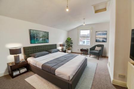 5 bedroom Flat to let in North Street, Southville, Bristol, BS3