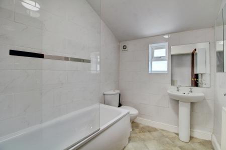 5 bedroom Flat to let in North Street, Southville, Bristol, BS3