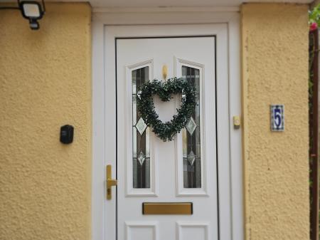 4 bedroom Semi-detached house to let in Bonhill Road, Bishop Sutton, BS39