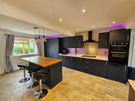 4 bedroom Semi-detached house to let in Bonhill Road, Bishop Sutton, BS39