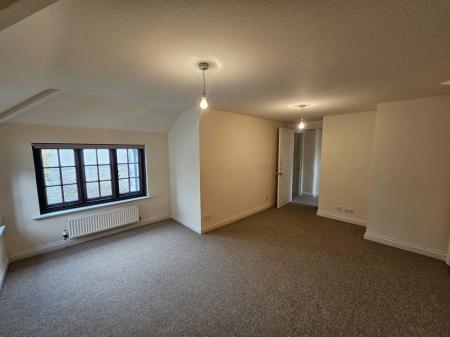 2 bedroom Terraced House to let in High Street, Wrington, BS40