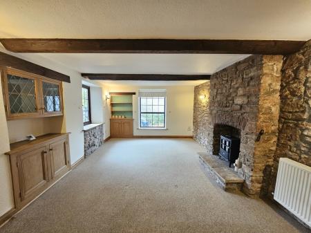 2 bedroom Terraced House to let in High Street, Wrington, BS40
