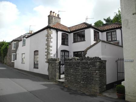 2 bedroom Terraced House to let in High Street, Wrington, BS40