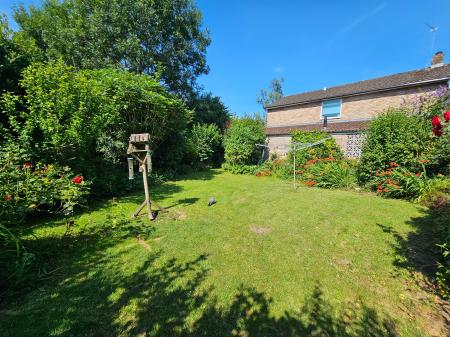 4 bedroom Detached house to let in Stowey Road, Yatton, BS49