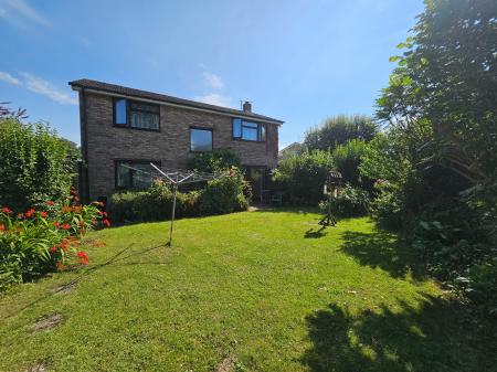 4 bedroom Detached house to let in Stowey Road, Yatton, BS49