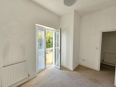 2 bedroom Flat to let in Kew Road, Weston super Mare, BS23