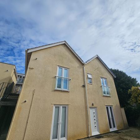 2 bedroom Flat to let in Kew Road, Weston super Mare, BS23