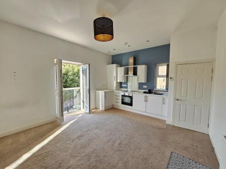 2 bedroom Flat to let in Kew Road, Weston super Mare, BS23