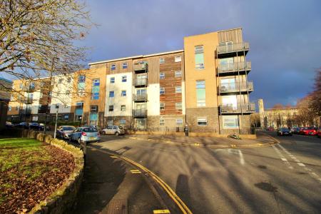 2 bedroom Flat to let in Talavera Close, Old Market, Bristol, BS2