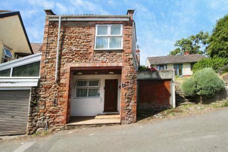 2 bedroom Flat to let in New Road, Pill, BS20
