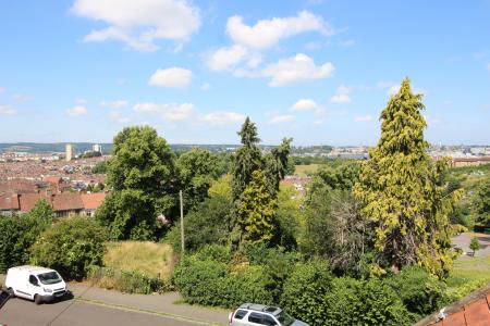 4 bedroom Terraced House to let in Sylvia Avenue, Knowle, Bristol, BS3