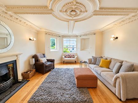 2 bedroom Flat to let in 8 Edinburgh Place, Weston super Mare, BS23