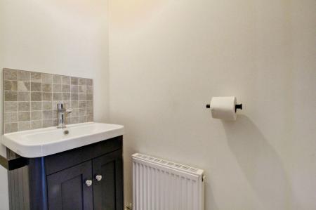 3 bedroom Semi-detached house to let in Costers Close, Alveston, BS35