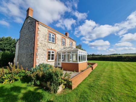 4 bedroom Detached house to let in Knaplock Lane, Fiddington, TA5