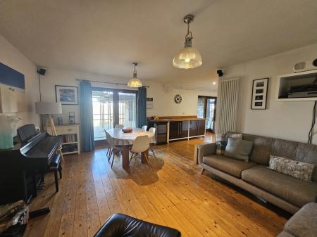 4 bedroom Detached house to let in The Sidelings, Ubley, BS40