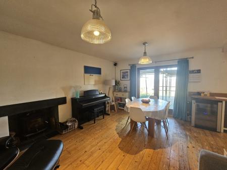 4 bedroom Detached house to let in The Sidelings, Ubley, BS40