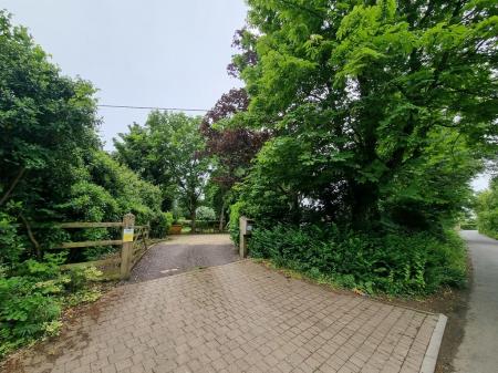 1 bedroom Studio flat to let in Churchill Green, Churchill, BS25