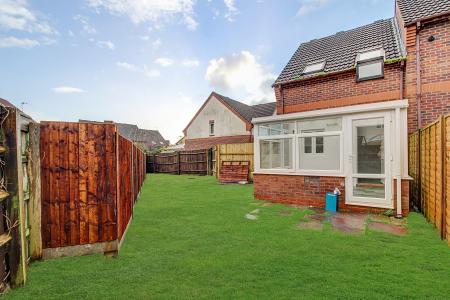 2 bedroom End of terrace house to let in Honeysuckle Close, Bradley Stoke, Bristol, BS32