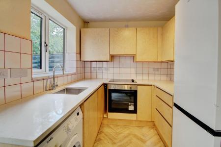 2 bedroom Semi-detached house to let in Winsbury Way, Bradley Stoke, Bristol, BS32
