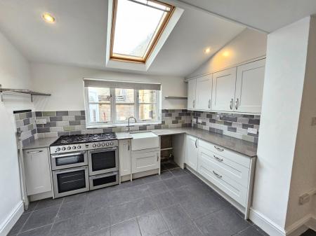 2 bedroom Cottage to let in Broad Street, Wrington, BS40