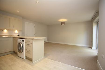 2 bedroom Flat to let in Whitebridge Gardens, Thornbury, BS35