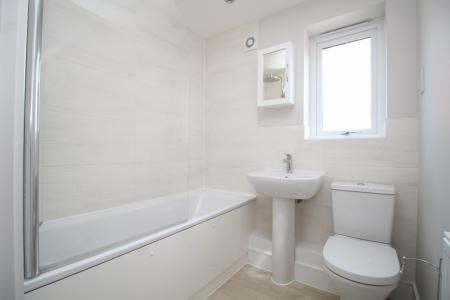 2 bedroom Flat to let in Whitebridge Gardens, Thornbury, BS35