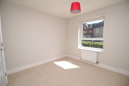 2 bedroom Flat to let in Whitebridge Gardens, Thornbury, BS35