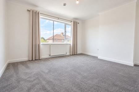 2 bedroom Flat to let in Axbridge Road, Knowle, Bristol, BS4
