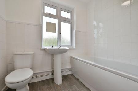 2 bedroom Flat to let in Axbridge Road, Knowle, Bristol, BS4