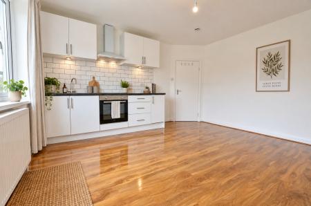 2 bedroom Flat to let in Axbridge Road, Knowle, Bristol, BS4