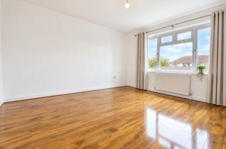 2 bedroom Flat to let in Axbridge Road, Knowle, Bristol, BS4