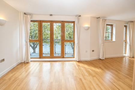 2 bedroom Flat to let in Hotwell Road, City Centre, Bristol, BS8
