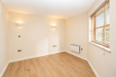 2 bedroom Flat to let in Hotwell Road, City Centre, Bristol, BS8