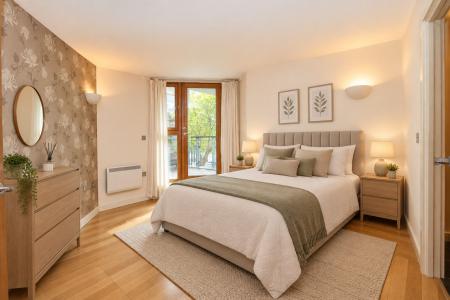 2 bedroom Flat to let in Hotwell Road, City Centre, Bristol, BS8