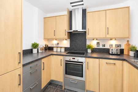2 bedroom Flat to let in Hotwell Road, City Centre, Bristol, BS8