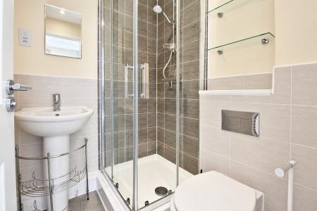2 bedroom Flat to let in Great Brier Leaze, Bristol, BS34