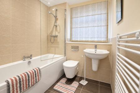 2 bedroom Flat to let in Great Brier Leaze, Bristol, BS34