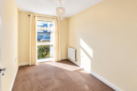 2 bedroom Flat to let in Great Brier Leaze, Bristol, BS34