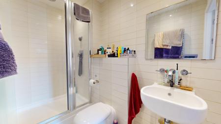 2 bedroom Flat for sale in Altair House, Cardiff Bay, Cardiff, CF10