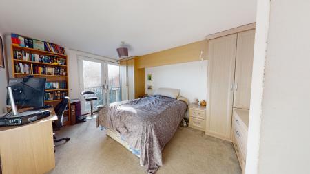2 bedroom Flat for sale in Beaufort Court, Atlantic Wharf, Cardiff, CF10