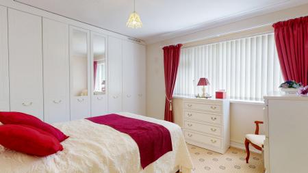 2 bedroom Flat for sale in Heol Lewis, Rhiwbina, Cardiff, CF14